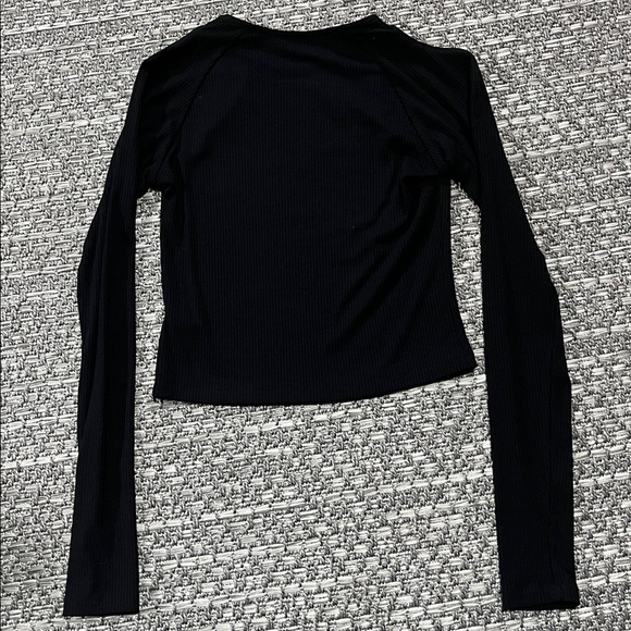 Dynamite | Long Sleeved Ribbed Open Shoulder Crop Top - Picture 6 of 8